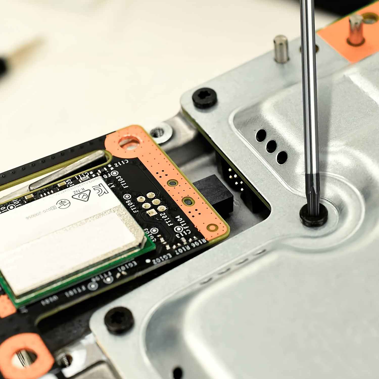 طقم مفكات عزم الدوران مكون من  - مراجعة Gaming Console Repair وسعره